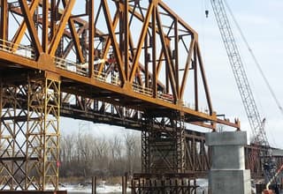 truss erection 3_resize_1073X1430_resize_1073X1430.jpg